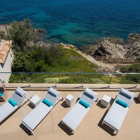 Read My Host Profile Before Request ### Luxury Sea View Villa 케인즈수르메르