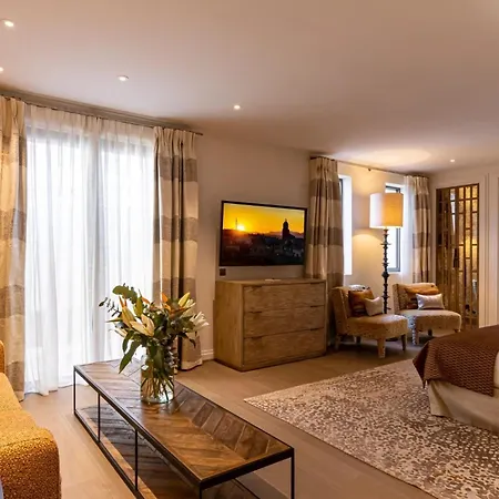 아파트 Read My Host Profile Before Request ### Luxury Sea View Villa