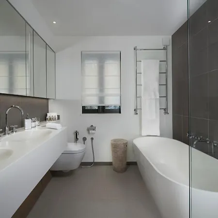 Read My Host Profile Before Request ### Luxury Sea View Villa 아파트 케인즈수르메르